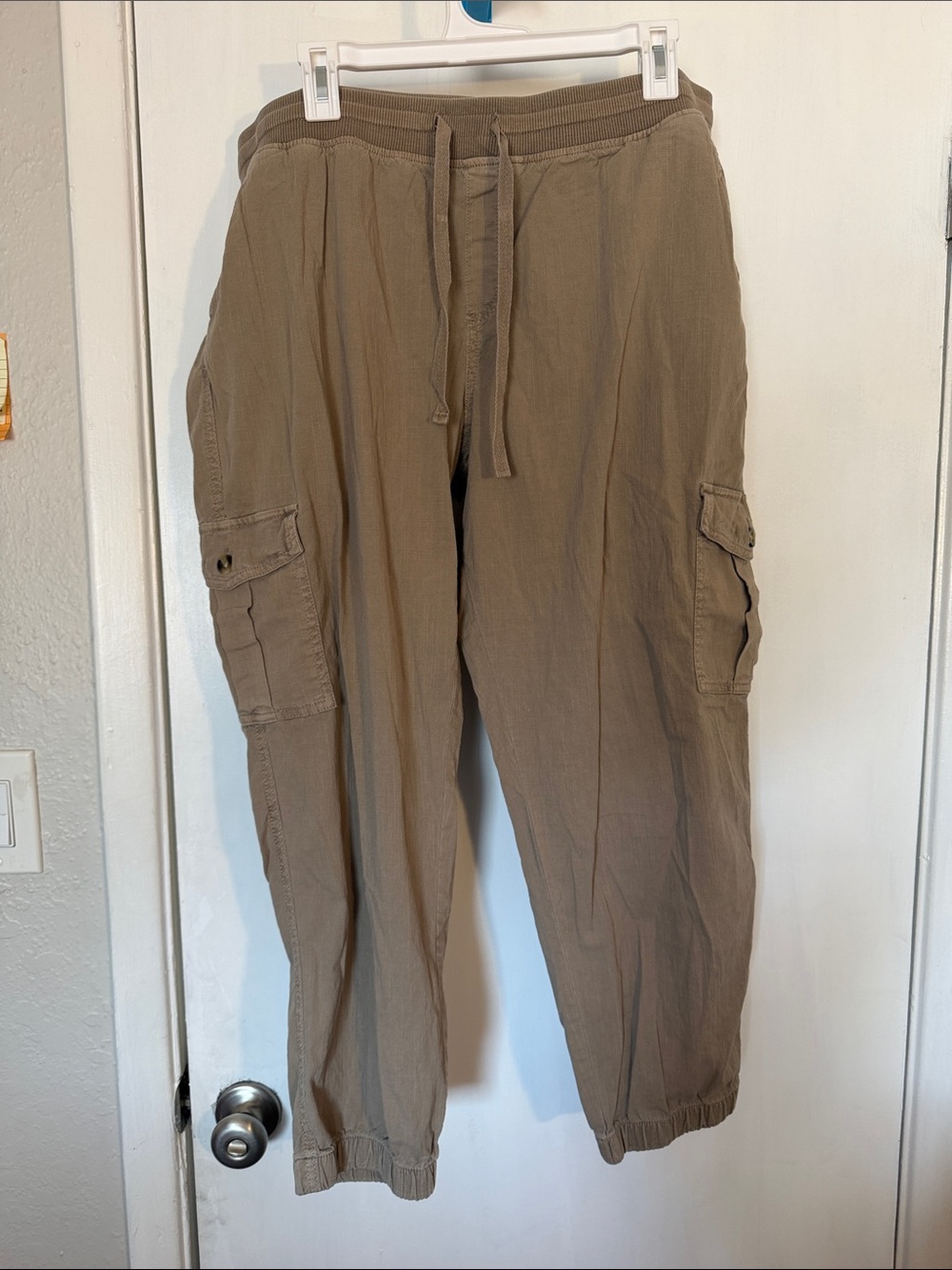 Women’s  Cargo Jogger Pants in Brown - Casual Comfort